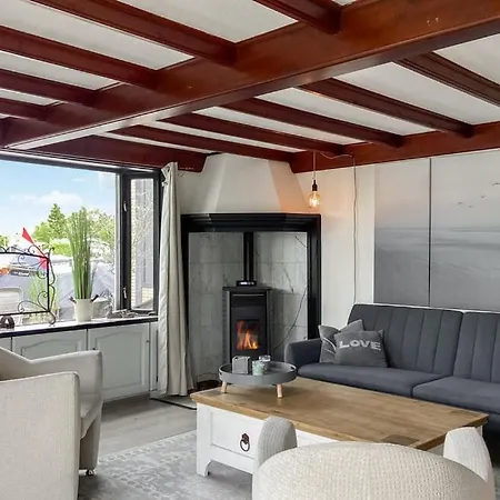 Woonboot De Karekiet 보트호텔 *