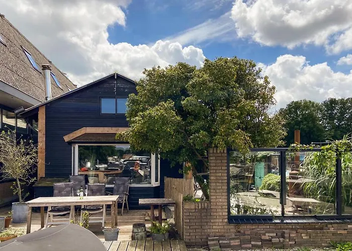 Woonboot De Karekiet Hotel na wodzie *