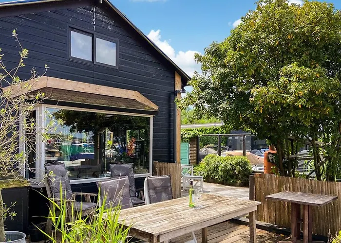 Botel Woonboot De Karekiet Loosdrecht