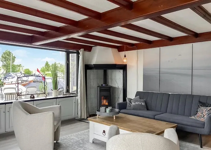 Woonboot De Karekiet Botel *